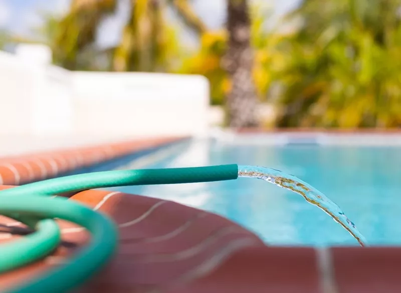 renouvellement eau piscine - OmniSERVICI