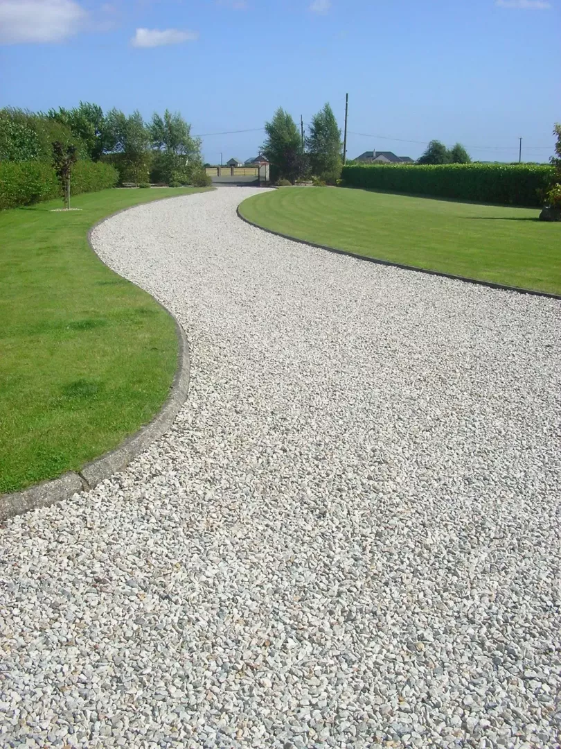 Allees en gravier stabilise - OMNISERVICI