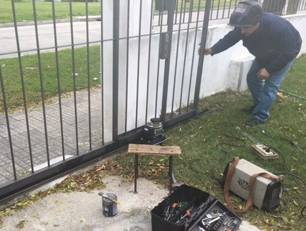 Maintenance et reparation portails et clotures - OmniServici