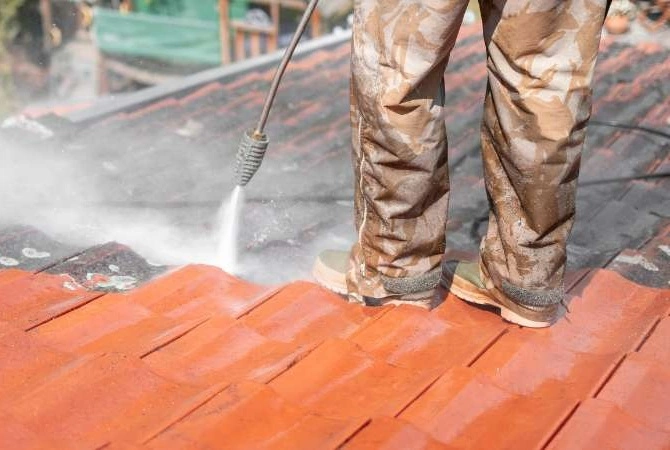 Nettoyage toitures - OMNISERVICI