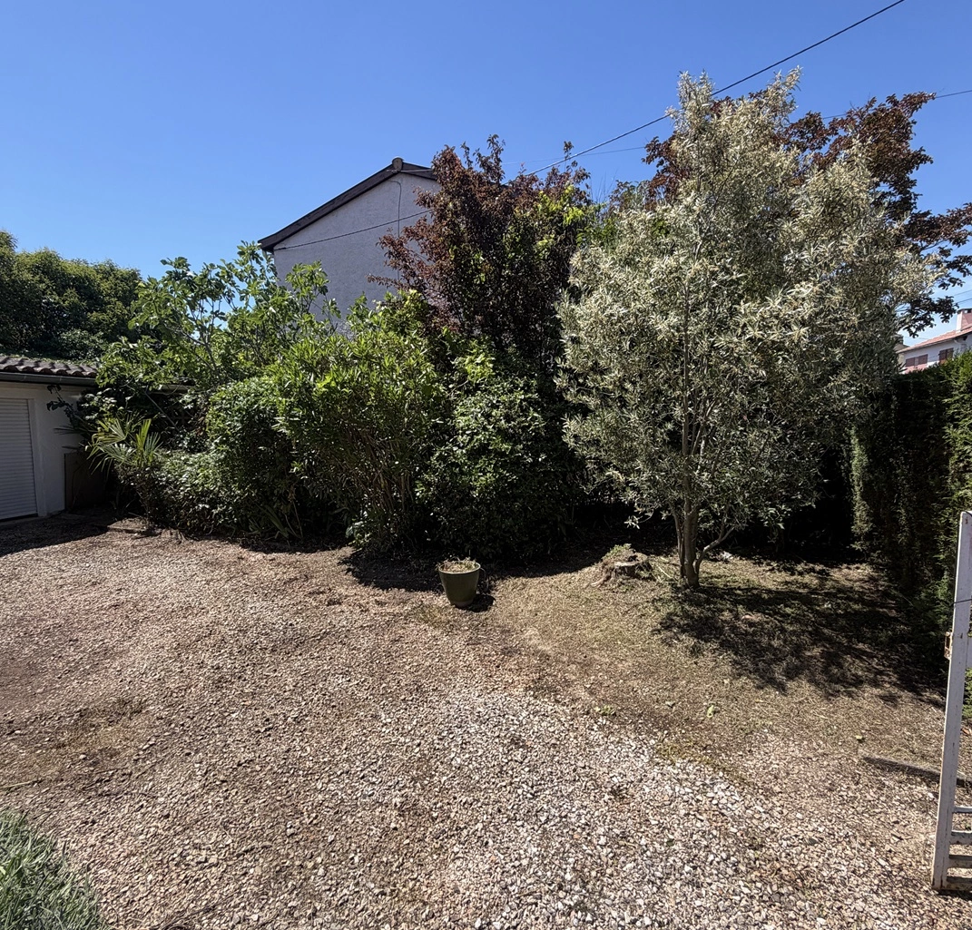 Remise en état d'un jardin toulousain - Avant travaux - Omniservici